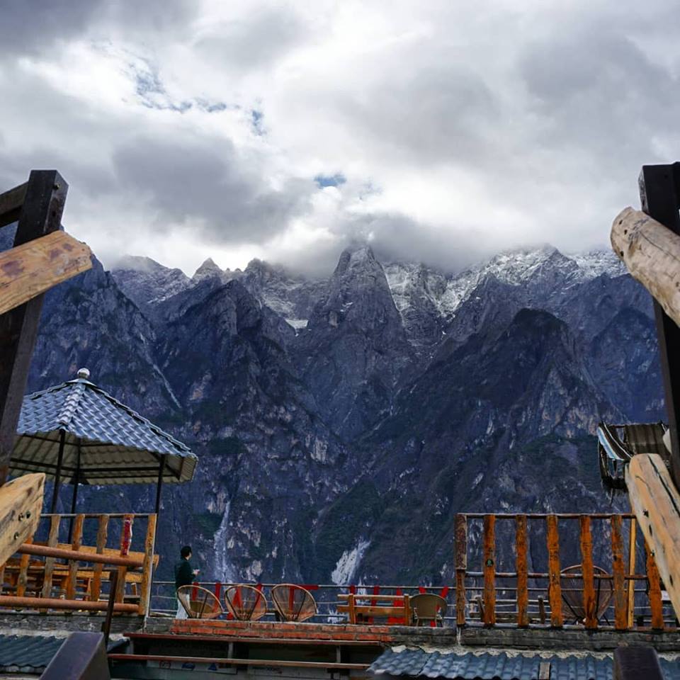The stunning display of the jade dragon snow mountain at the halfway guest house