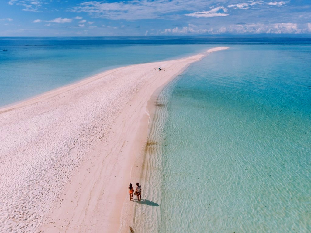Crystal clear waters in the Phlippines, in Camiguin. PC: Ruben Arribas