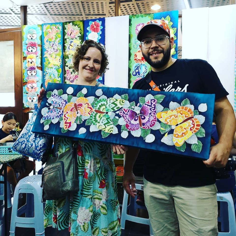 BATIK PAINTING AT AINNA ARTWORKS. iMAGE: aINNA ARTWORK