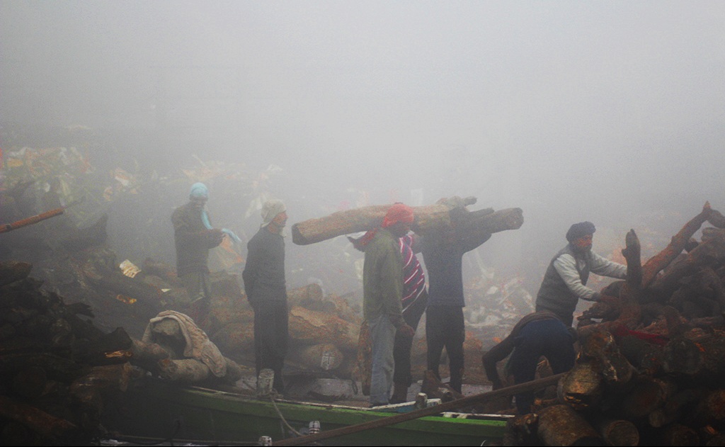 Dark-Tourism-Sites-Destinations-Varanasi-India.jpg