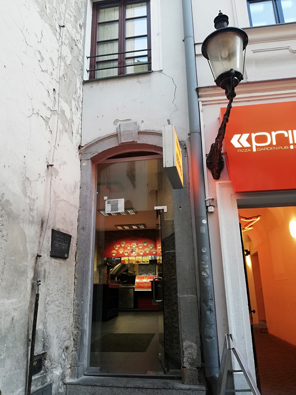 One-Day-In-Bratislava-Narrowest-House-In-Europe.jpg