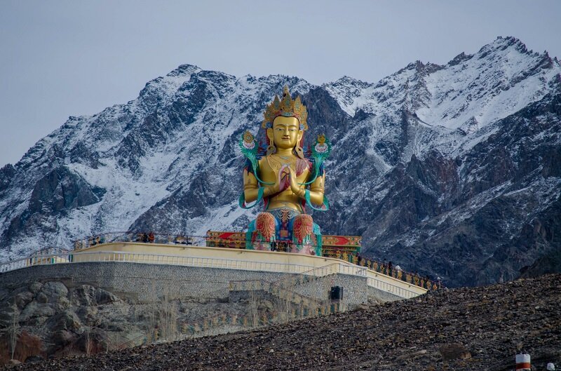 Choosing the right travel lens matter. shot was taken in ladakh using my sony a6000 and sigma 19mm lenses.