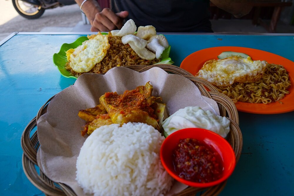 Warung-Food-Belitung-Indonesia.jpg