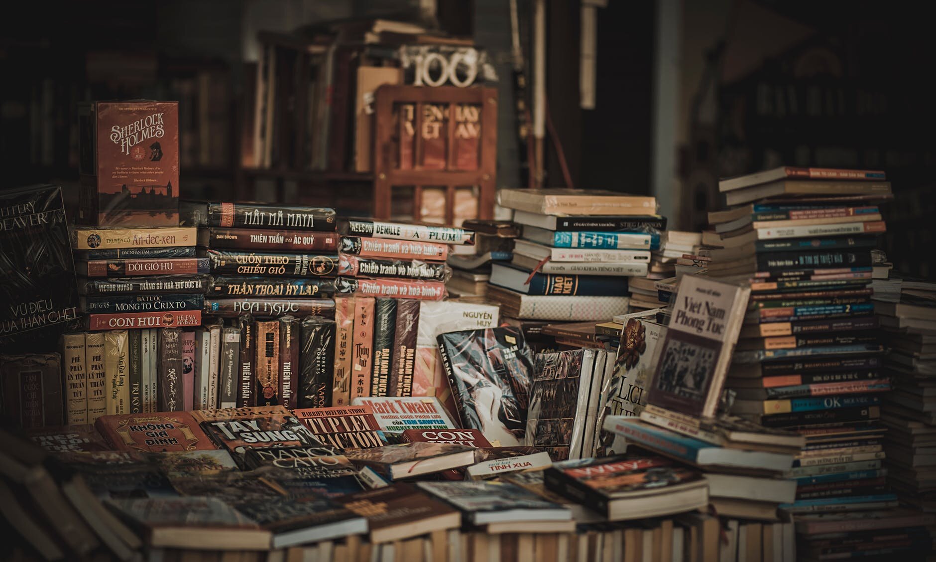 travel-books-to-read.jpeg