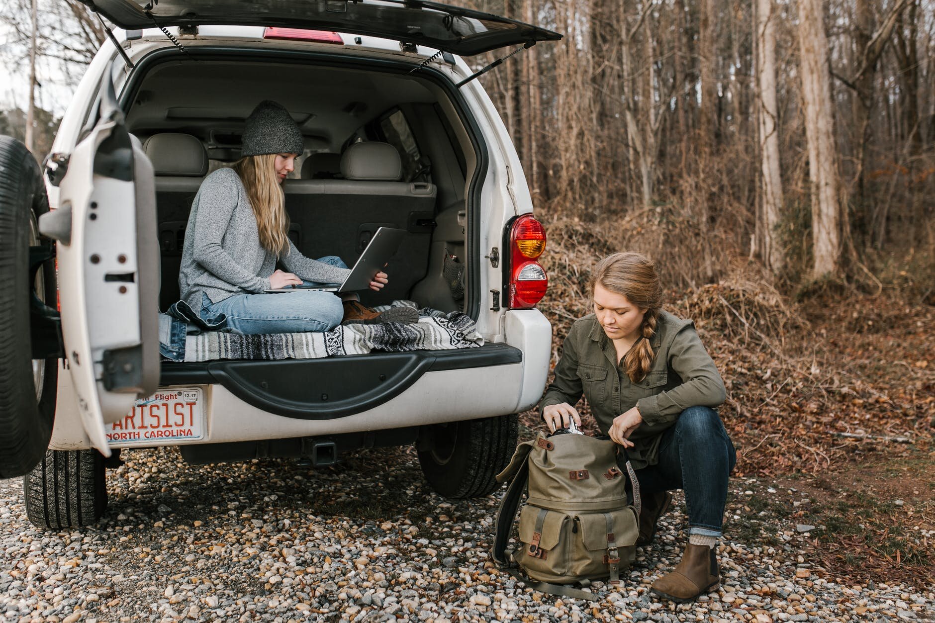 Here are the best minimalist travel backpacks in 2021. Everyone’s preference and choices always differ, hence there is no one-size-fits-all that is perfect for every scenario.