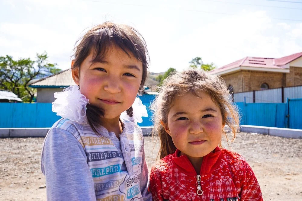 Saty-rural-village-kazakhstan-children.jpg