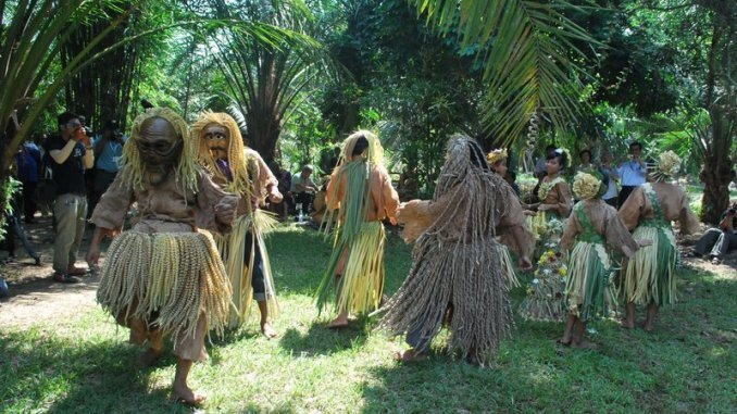 Mah Meri New Year Celebration on Carey Island (flickr/tian yake)
