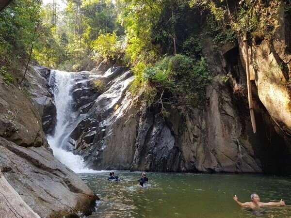 Chilling-waterfalls-best-hiking-trails-near-kl.jpeg
