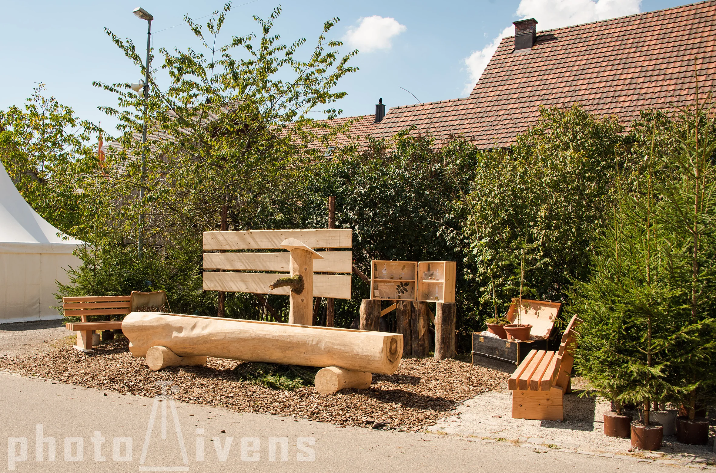 Oase mit Brunnen vom Forstteams