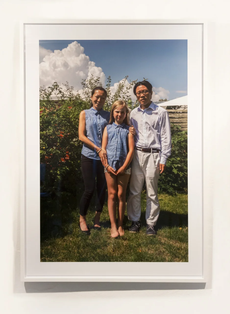 Jane Jin Kaisen, The Andersons (2015). Color photograph, framed, 93,3 x 142 cm. Courtesy of the artist
