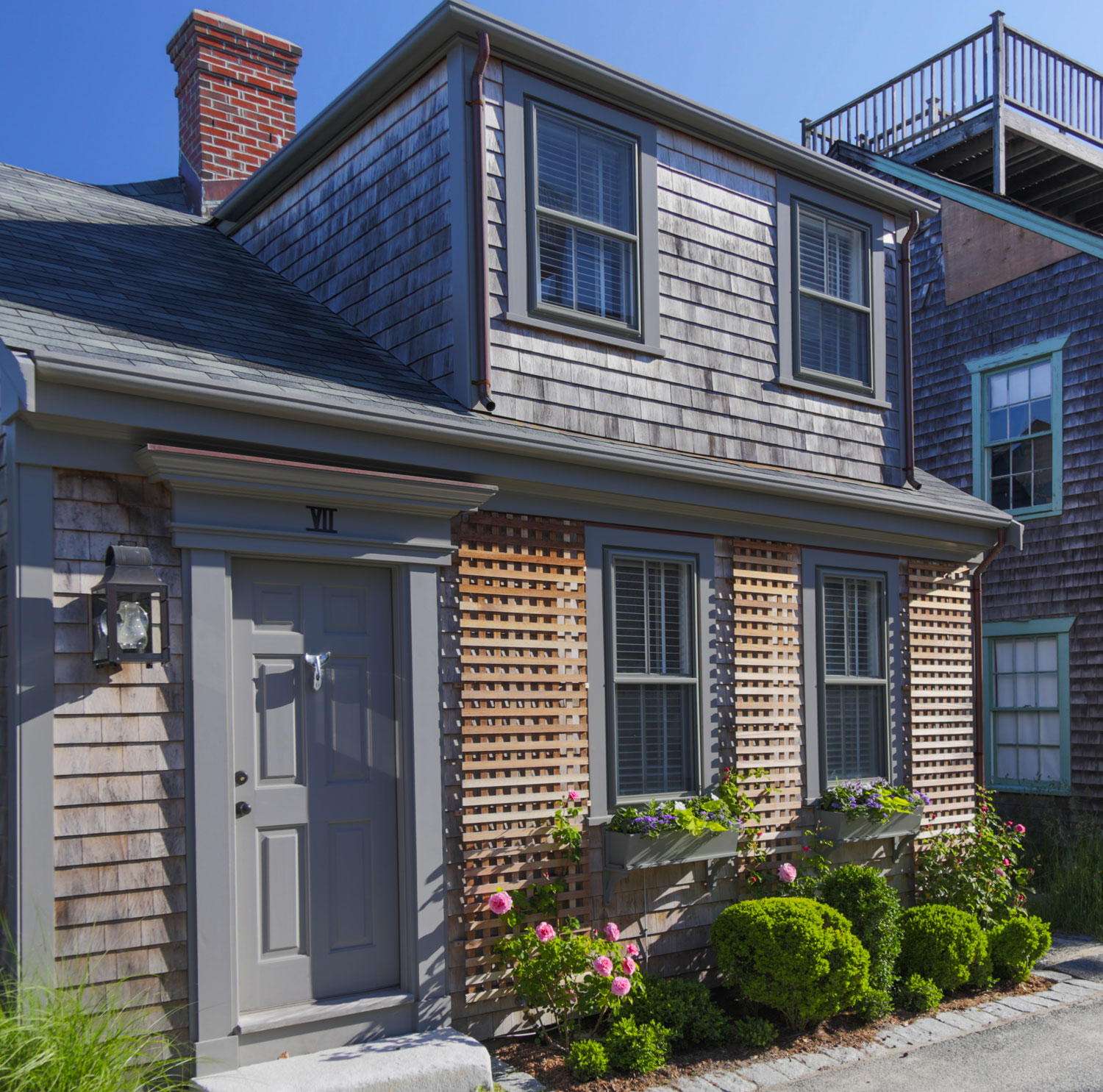 Small Nantucket Cottage | Front Entrance | Design Associates Inc.