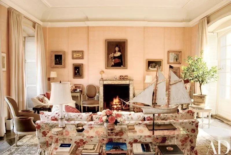 currently can&rsquo;t quit scheming pink! 💕 Bunny Mellon&rsquo;s Manhattan residence is divine. #marysmuses #bunnymellon #livingroommuse