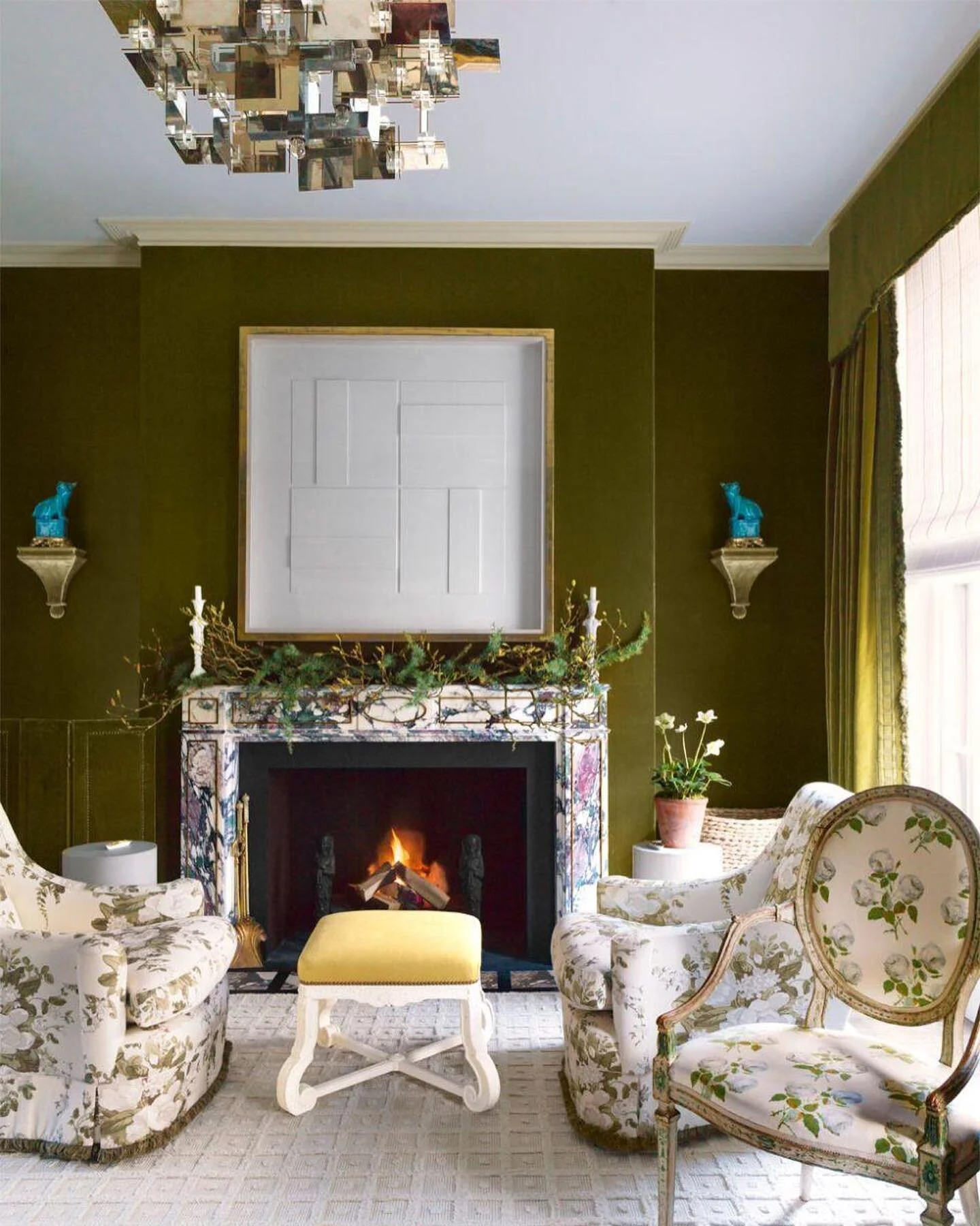if there was ever a time for green velvet walls, it&rsquo;d be late October-early November 🍂 by @veere_grenney #marysmuses