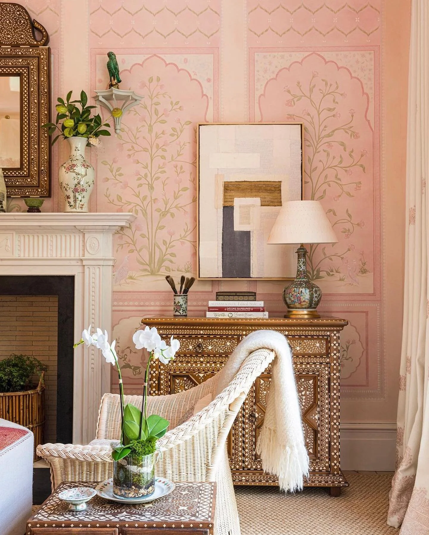 @cathykincaidinteriors&rsquo;s beautiful bedroom at @flowermagazine&rsquo;s showhouse 💕 #bedroommuse #marysmuses