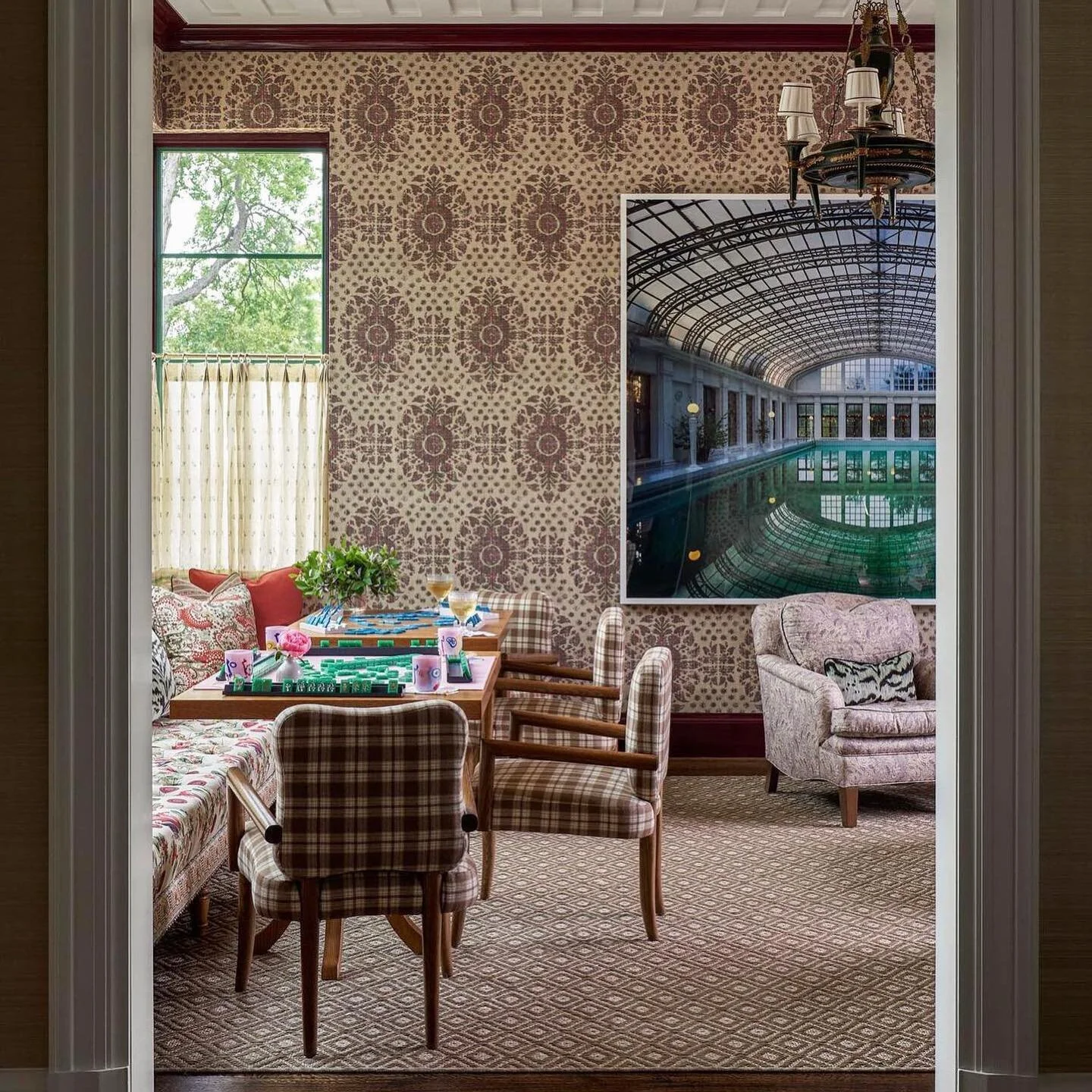 Le lounge 🕺 perfect for family dining, gaming, and lounging by @avreaandcompany

#diningmuse #livingmuse #marysmuses