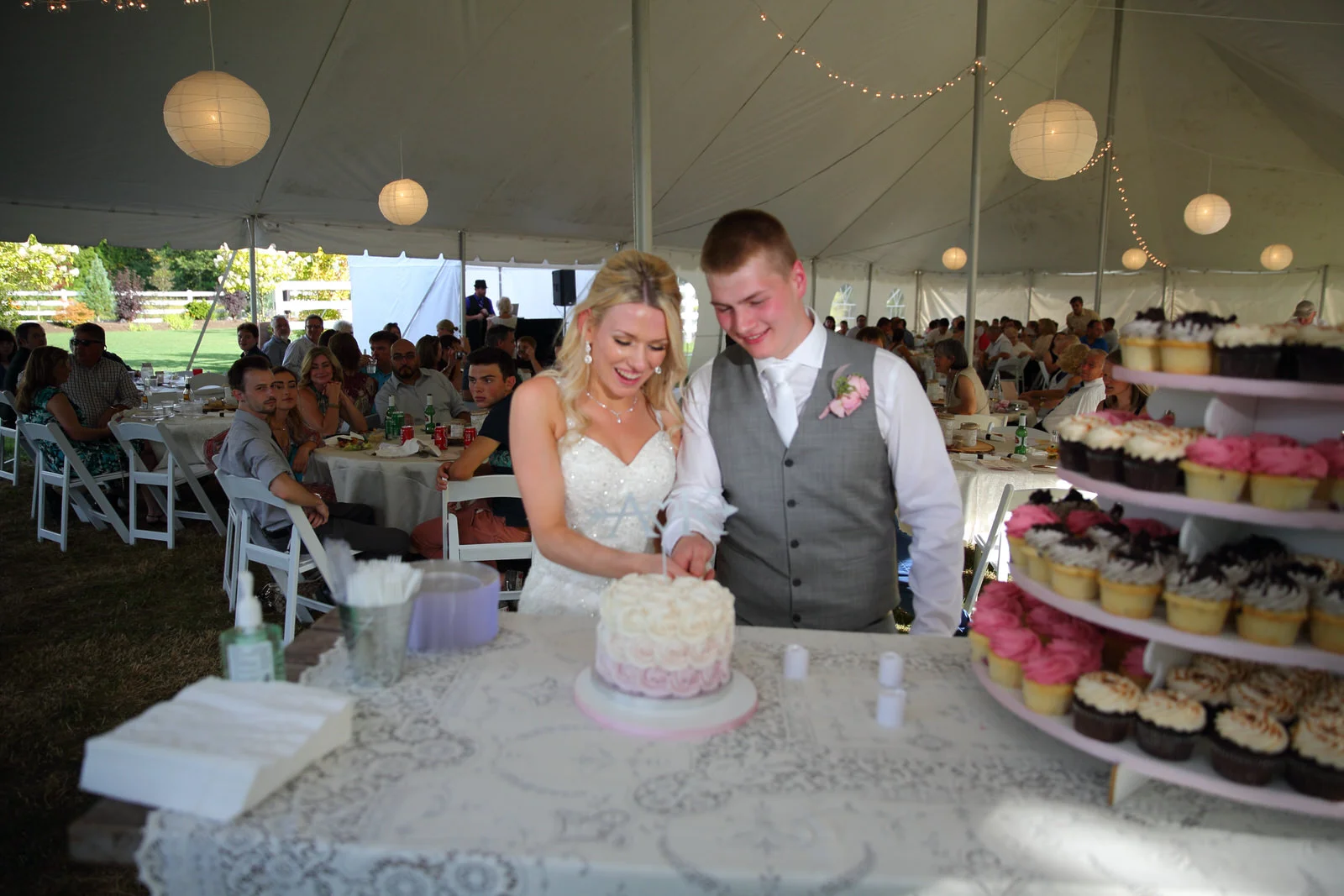 Bride and Groom at Filigree Farms in Buckley Washington