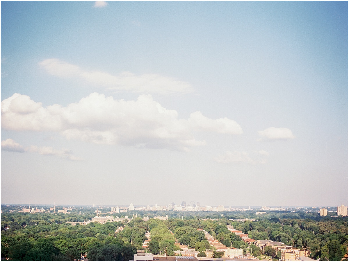 St_Louis_Wedding_Fine_Art_Film_Photographer_Jordan_Brittley_(www.jordanbrittley.com)_0035.jpg