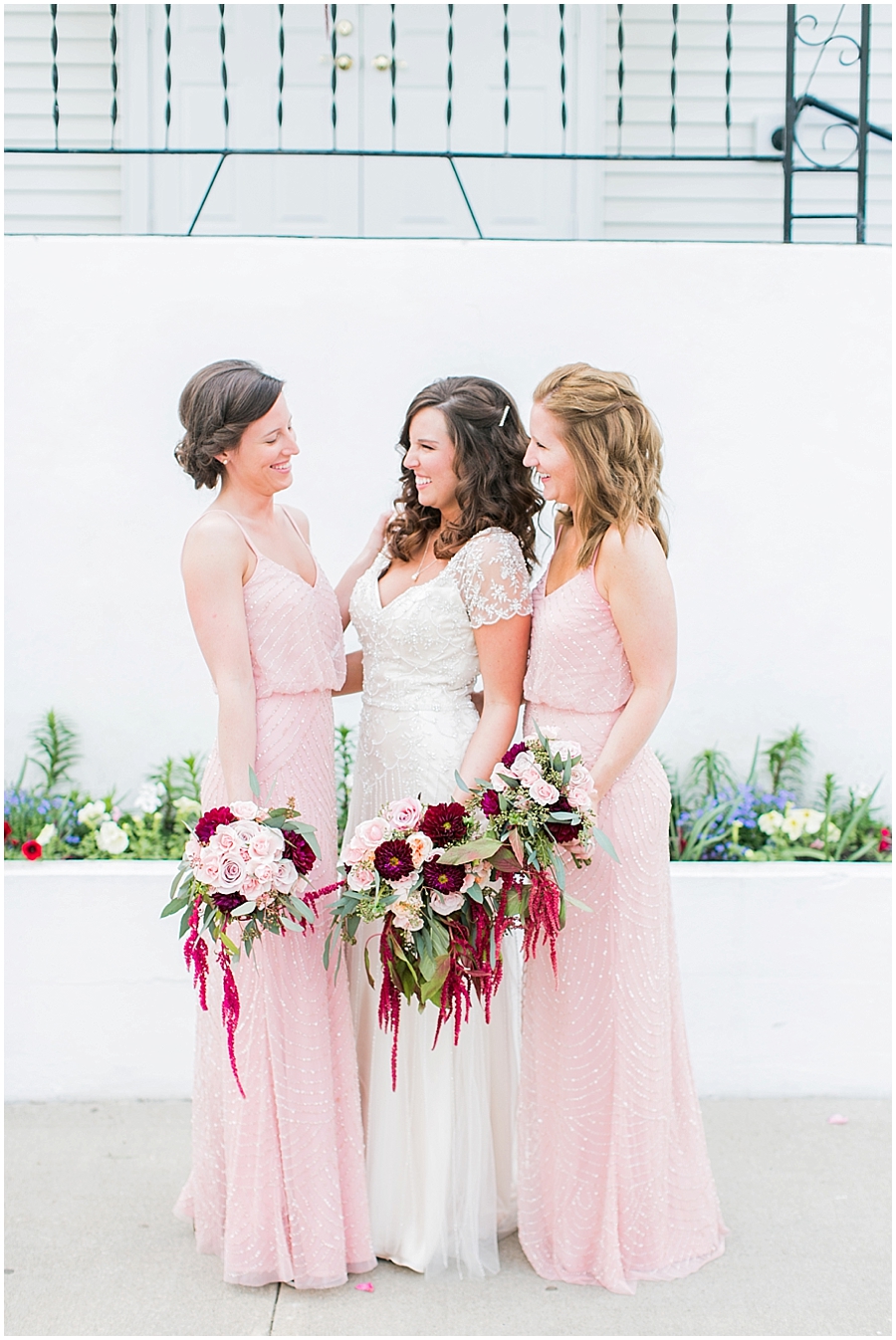 Photo Tips - How to take natural bridesmaid photos