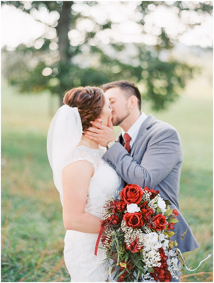 Southern Missouri Outdoor Wedding Wedding Photos | Elegant Photography