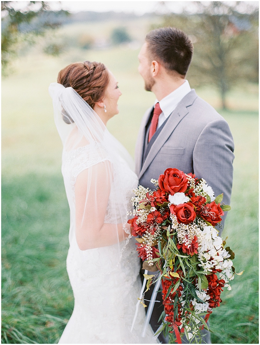 Springfield Missouri Outdoor Wedding Wedding Photos | Light & Airy Photographer
