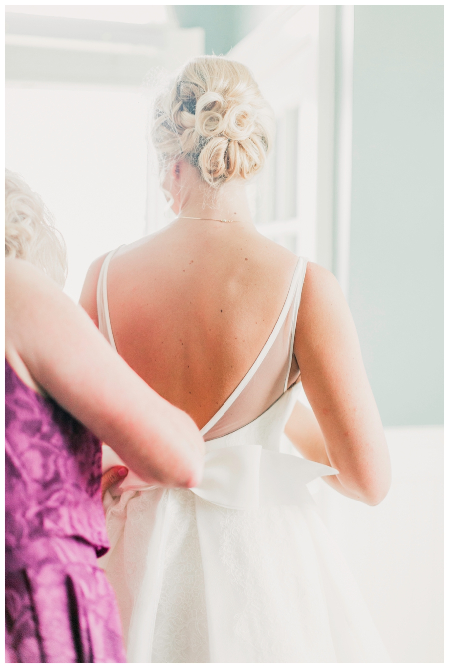 Light and Airy Photos of the bride in front of a window_0014.jpg