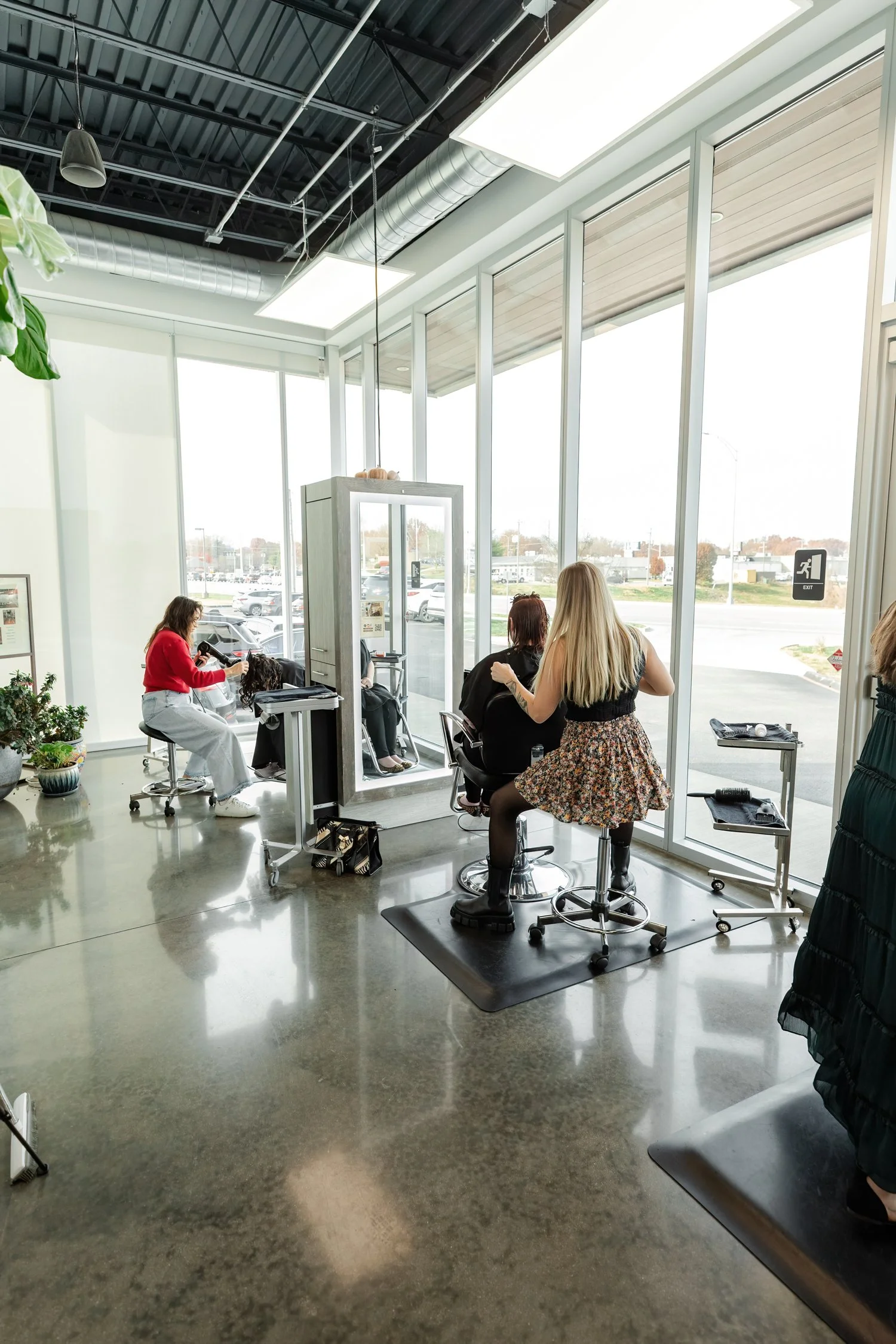 wenzel-salon-interior-springfield-mo-jordan-brittley.jpg