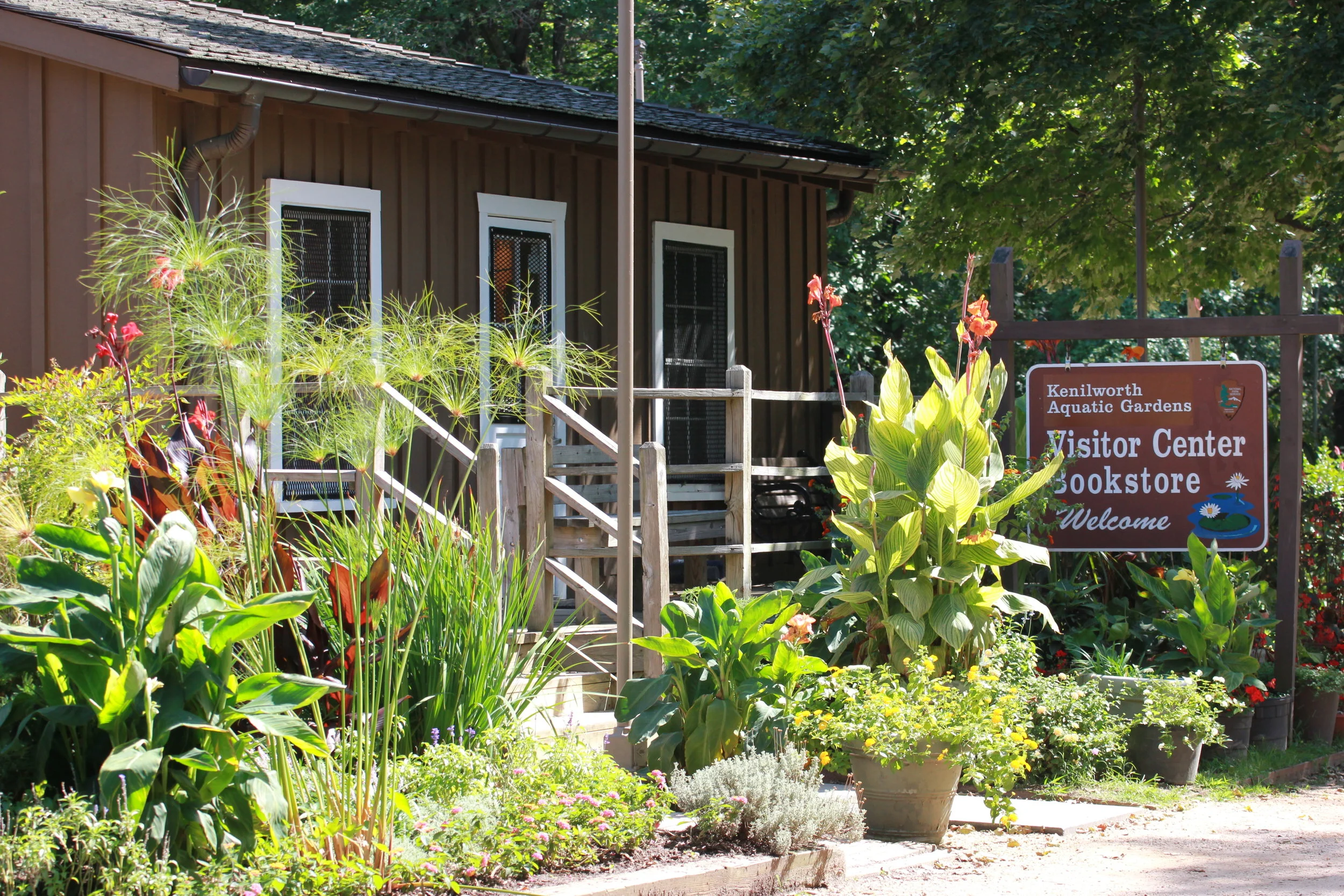 Want to work in the Kenilworth Aquatic Gardens?