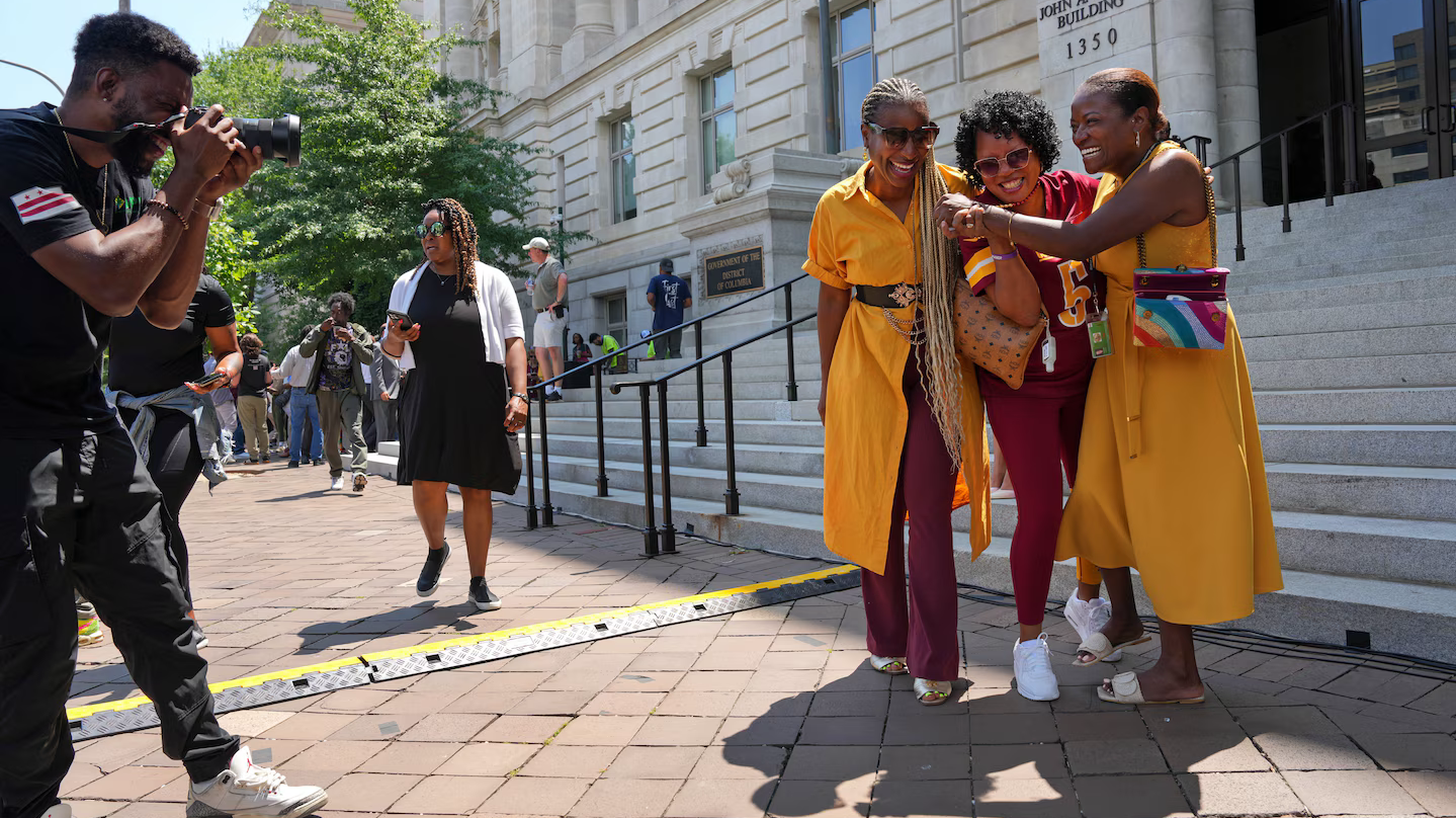 Mendelson reaches deal with Commanders on RFK site amid growing pressure