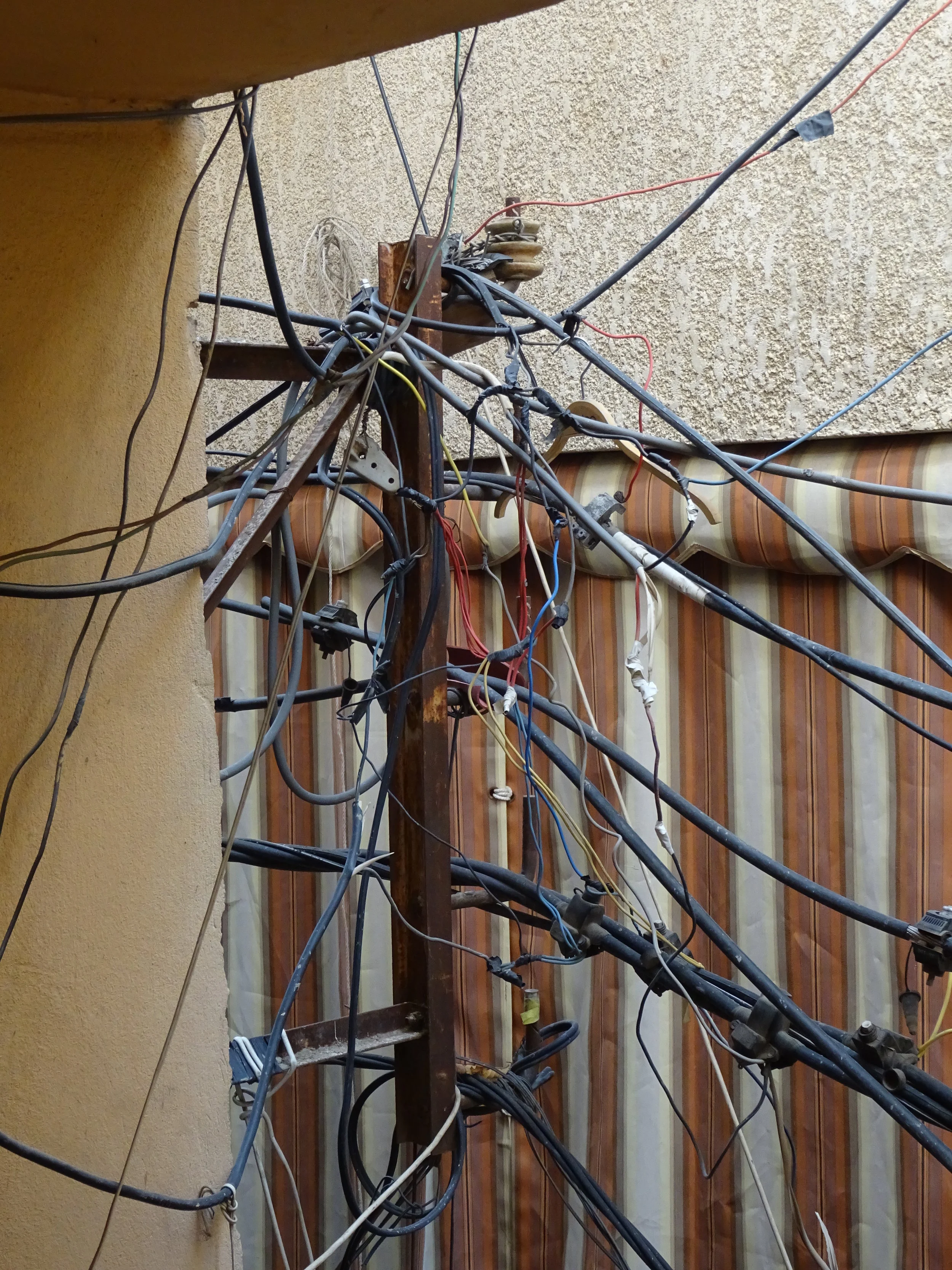 ‘Sharing’ electricity in times of need (April 2016)
