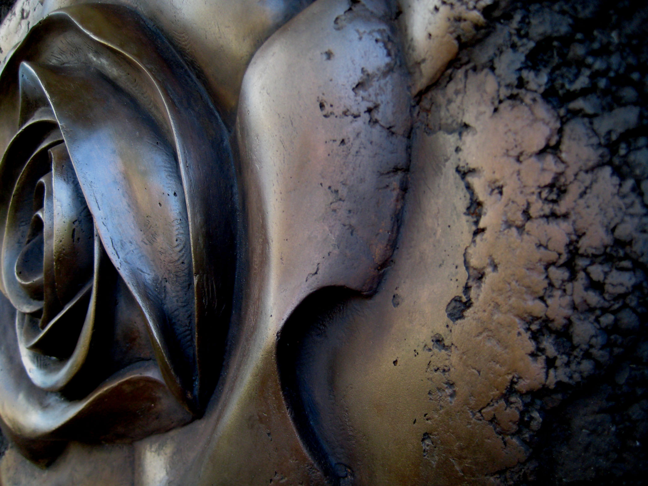 lorne-rose-bronze-detail.jpg