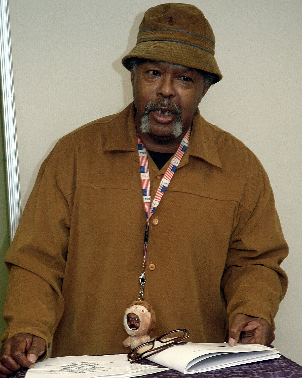 Poet`s Café: Luther Yarman