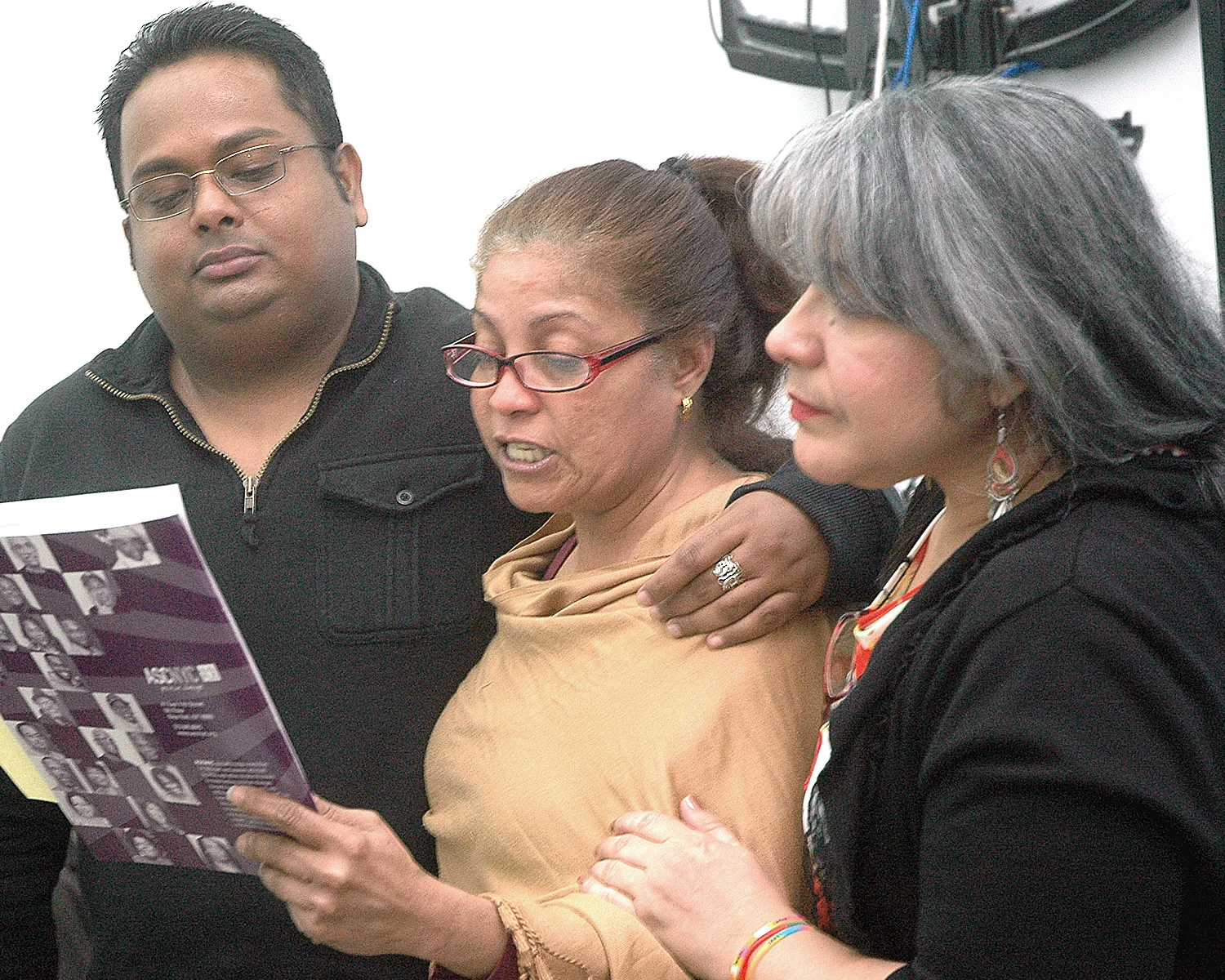Poet's Café - Velia Hernandez reciting a poem