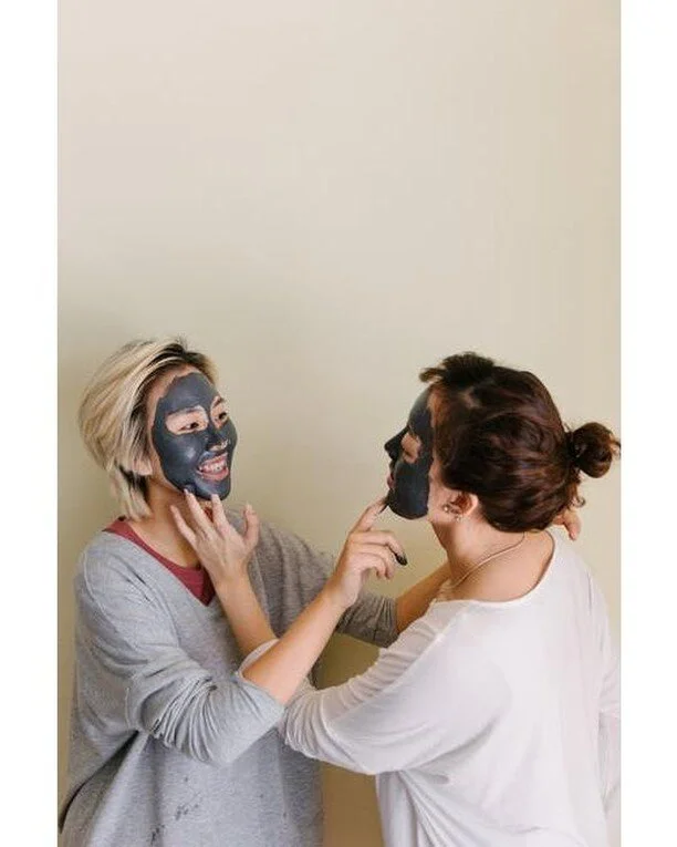 Everyone needs a friend for #TreatYourself day! Tag your pal who loves to get pampered in the comments 💖⠀
.⠀
.⠀
.⠀
.⠀
.⠀
⠀
#SelfCare #Pampering #SerenityZen #SerenityZenMassage #MassageTherapy #massagetherapy #massage #massagetherapist #wellness #sp