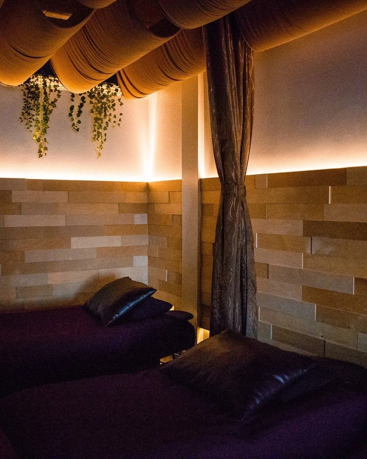 A curtained station in the Reflex Lounge, West Covina