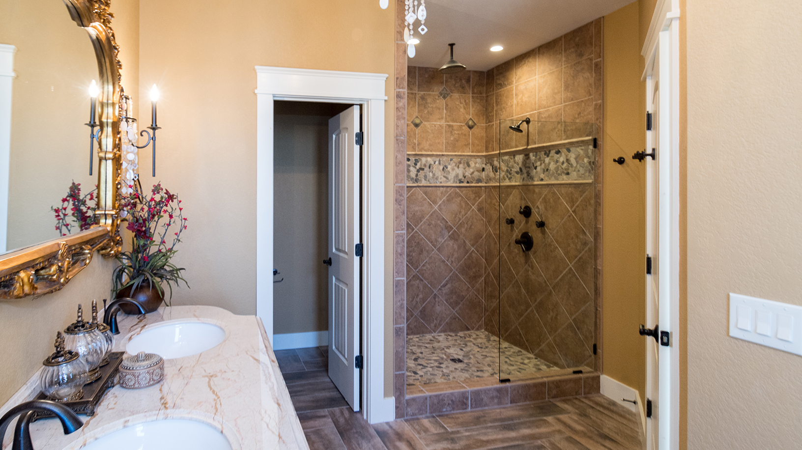 EC3-br7bath2.jpg