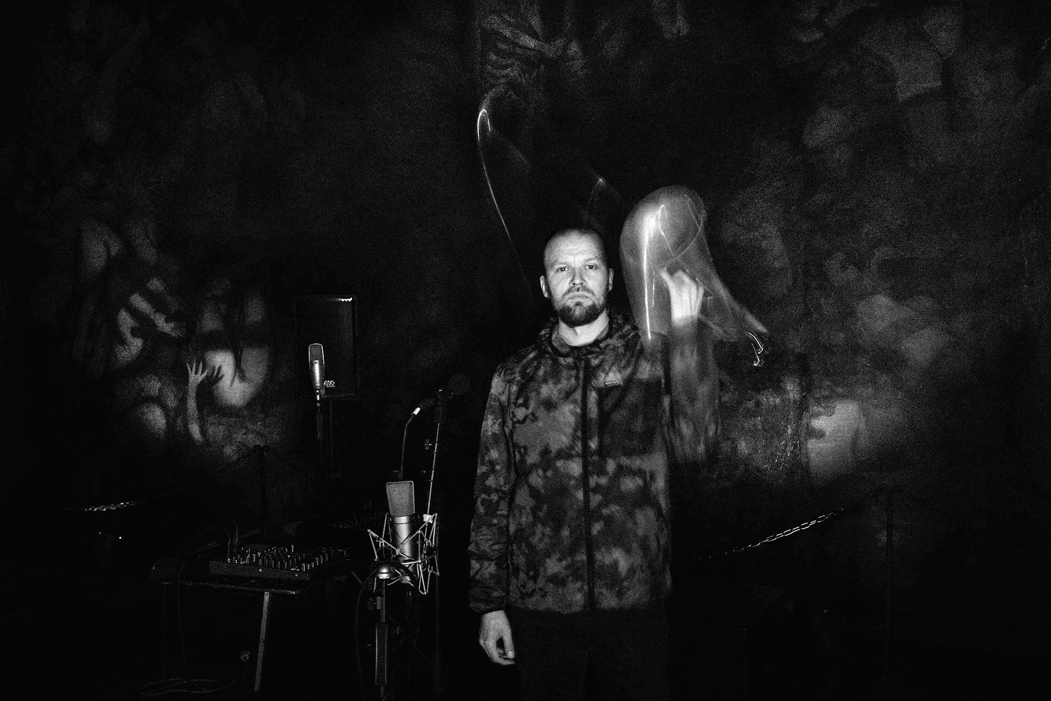 Henrik Munkeby Nørstebø - Emanuel Vigeland museum, Faint light blackens recording
