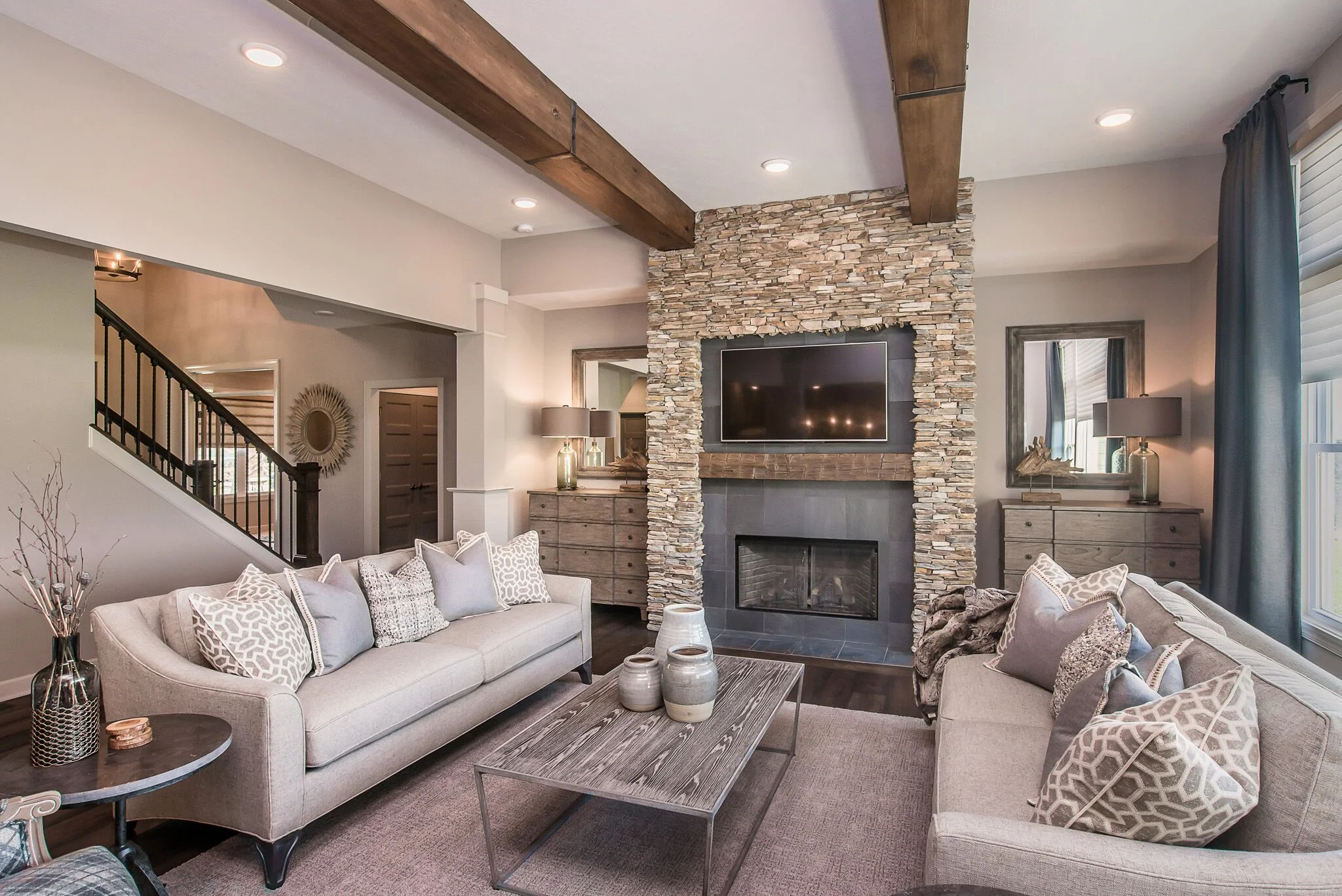 14_Livingroom.jpg