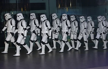 'Star Wars' Fan Plays "Imperial March" With Coffee Stirrer 
