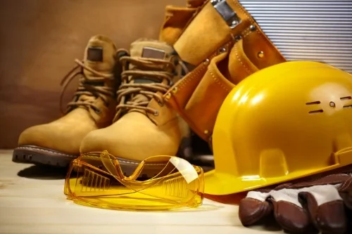 Construction Workers Zip Tie Thief To Scaffolding While Waiting On Police