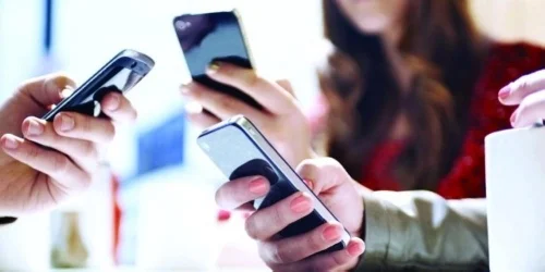 Man Tests If Facebook Is Listening Through His Phone