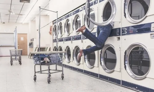 How To Hack A Laundromat Washing Machine With A QTip