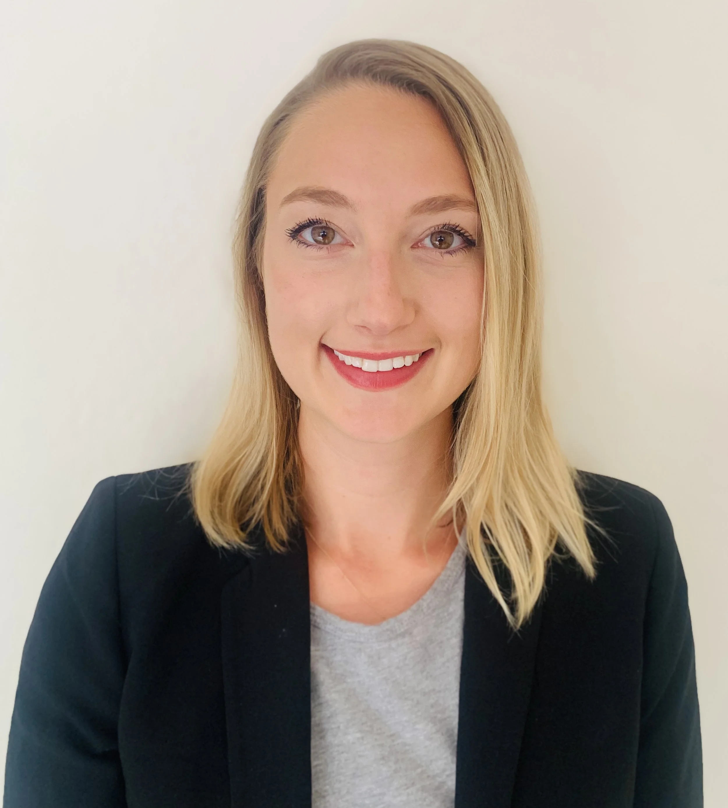 Psychologist Katherine Walukevich-Dienst on Substance Abuse &amp; Social Anxiety