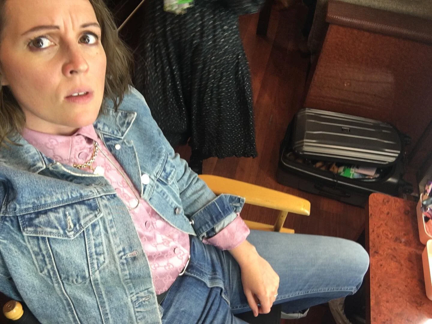 Ok I&rsquo;m back to work in LA... just asking because I&rsquo;m concerned- is it possible that these jeans are actually damaging my internal organs? Are we really going back to denim? Did I used to tolerate this? 🍔🍺🍦