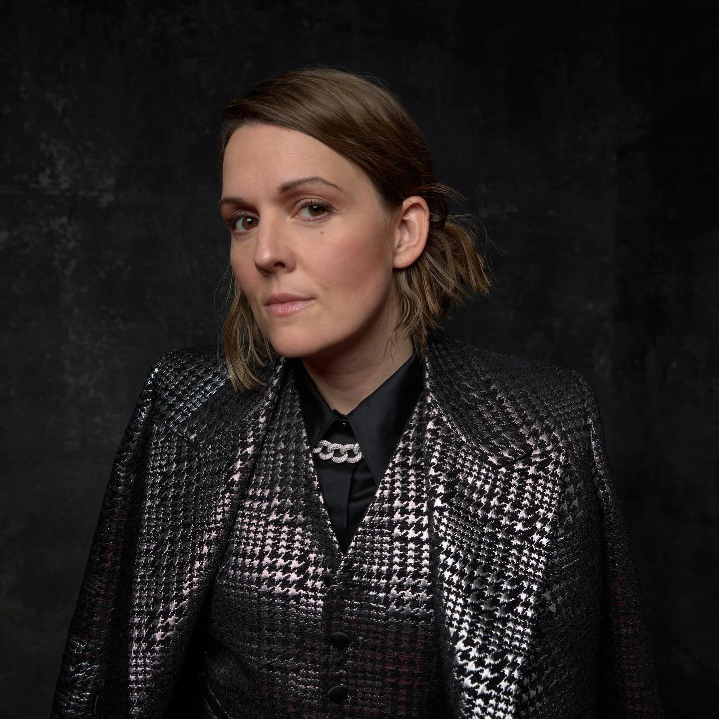 📸 @jesselirola 

Glam: @tiffanyjoysstuff 
Styling: @maryammalakpour 
Suit: @wolkmorais 
Necklace: @fallonjewelry 

🙏🏼 @recordingacademy