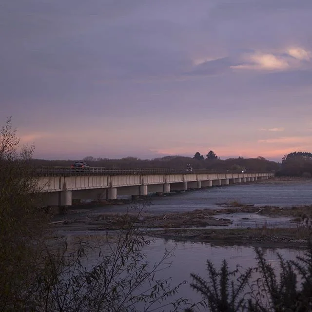 Sunset over the Waitaki Bridge. 📸 : @sixth_house