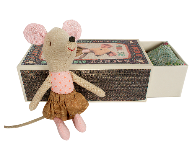 Rose-Rex-Big-Sister-Mouse-in-Matchbox-30-.png