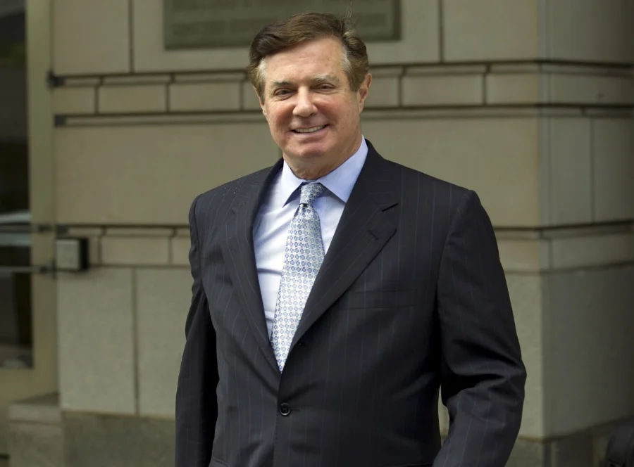 Paul Manafort, President Trump's former campaign chairman, leaves Federal District Court after a hearing in Washington. (Jose Luis Magana / AP)