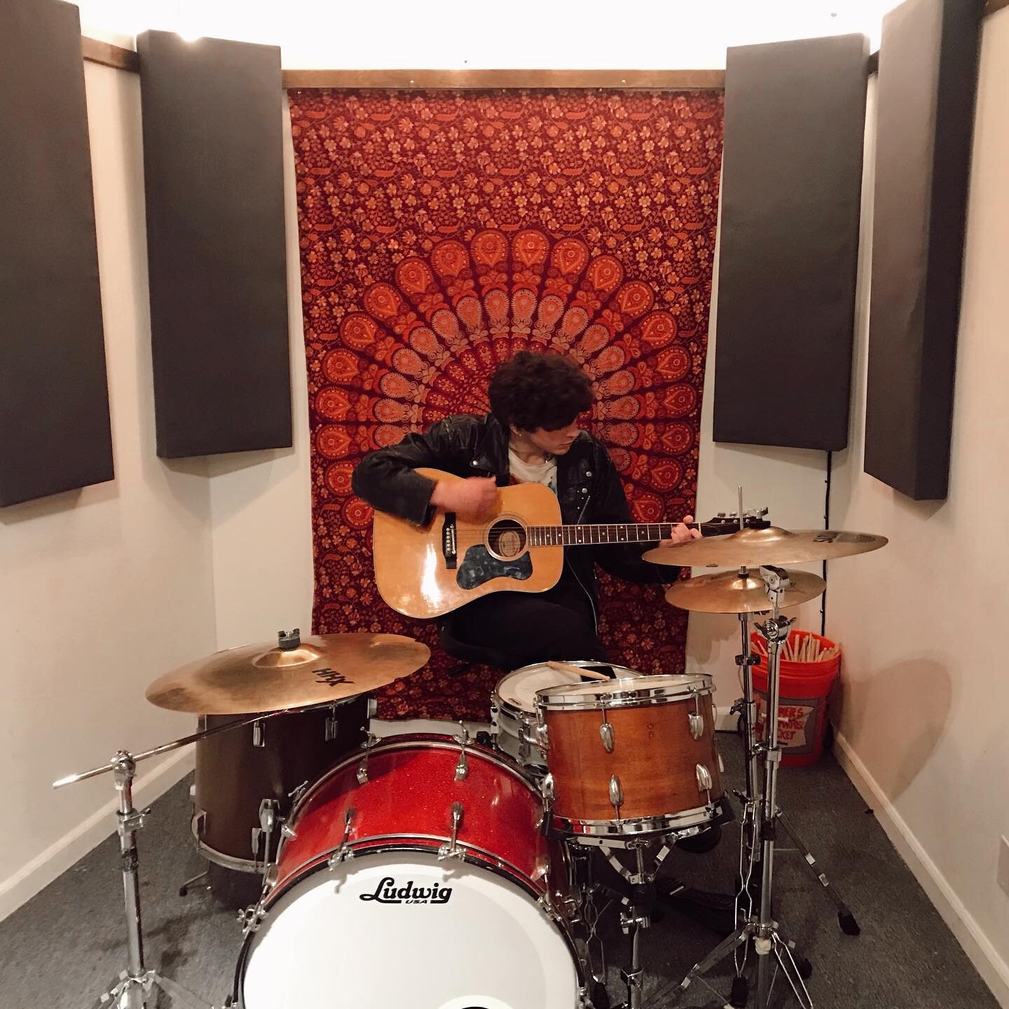 Who&rsquo;s excited for new music from @wyndupkid? 🙋🏻&zwj;♀️ 🙋🏻 
.
.
.
.
.
.
.
#njmusic #recordingstudio #njmusician #newmusic #indiemusic #indiemusician #freeholdnj