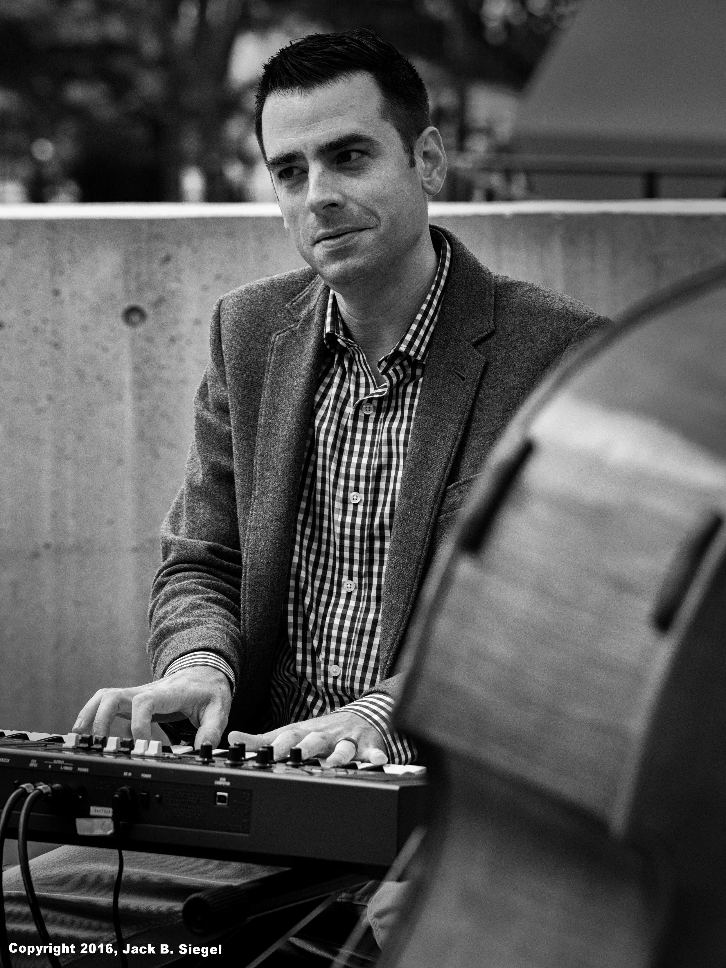 P1010167_sRGB_CO_Relative_Bass and Piano.jpg