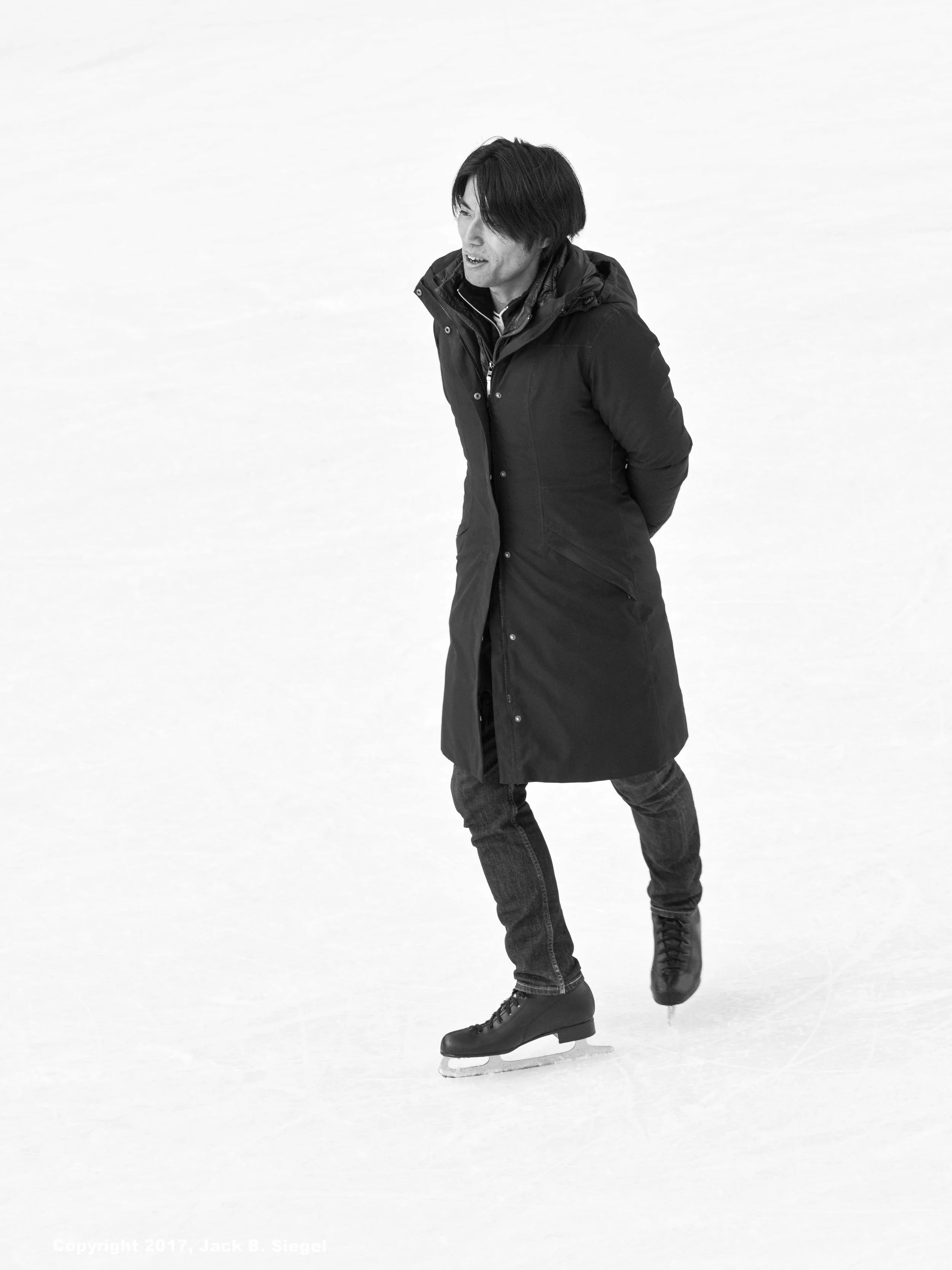 P2050328_sRGB_04_Relative_Skating.jpg